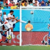أوروغواي تقصي إيطاليا وتتأهل مع كوستاريكا