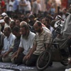 مصريون يحتشدون في ميدان التحرير قبل يوم من تنصيب مرسي