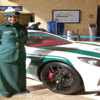 ضمن الدوريات التوعوية للمخالفين: المرأة الإماراتية تقود (الرياضية) الفارهة في دبي