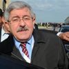 رئيس الوزراء الجزائري السابق أحمد أويحيى يمثل أمام القضاء بتهم فساد
