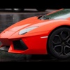 بورش 911 تيربو تحطم لمبرجيني افنتادور المعدلة في ساحة العروض Porsche and Lamborghini