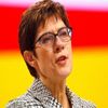 وزيرة الدفاع الألمانية تقضي حجرها الصحي في وزارتها