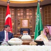 خادم الحرمين يعقد جلسة مباحثات مع رئيس الوزراء التركي خادم الحرمين يعقد جلسة مباحثات مع رئيس الوزراء التركي