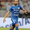 كاباي لاعب النصر السابق يعتزل كرة القدم