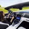 مرسيدس AMG SL 2022 الجديدة كلياً تكشف داخليتها مرسيدس AMG SL 2022 الجديدة كلياً تكشف داخليتها