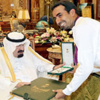 الملك عبدالله يمنح فريق الفروسية السعودية وساماً من الدرجة الأولى - أ. ف. ب.