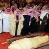 بالصور والفيديو..الملك عبد الله بن عبد العزيز الى مثواه الاخير