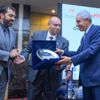 «الدولي للمشروعات الصغيرة» يسلم وزير الصناعة جائزة الشخصيات الأكثر تأثيرًا «الدولي للمشروعات الصغيرة» يسلم وزير الصناعة جائزة الشخصيات الأكثر تأثيرًا