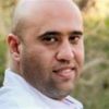 محمد سمير مبروك يجري عملية صدمات كهربائية في القلب