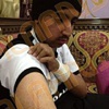 شكري النجار يضرب شاب بقسوة