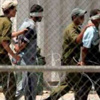 800 أسير فلسطيني يبدءون إضرابا عن الطعام