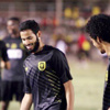 إدارة الاتحاد في مأزق كبير بسبب الديون راشد الرهيب يطالب الاتحاديين بمستحقاته المالية.. وهزازي يوقع المخالصة النهائية قريباً إدارة الاتحاد في مأزق كبير بسبب الديون راشد الرهيب يطالب الاتحاديين بمستحقاته المالية.. وهزازي يوقع المخالصة النهائية قريباً