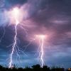 البرق يودي بحياة 27 شخصا في الهند البرق يودي بحياة 27 شخصا في الهند
