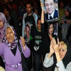 بالفيديو..أنصار «مبارك» يحاولون اقتحام مستشفى المعادى اعتراضاً على نقله لطرة
