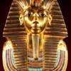 وزير الآثار المصري: قناع توت عنخ أمون سليم ولا خطر عليه