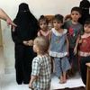 وصول 131 ماليزيا تقطعت بهم السبل في اليمن إلى بلادهم وصول 131 ماليزيا تقطعت بهم السبل في اليمن إلى بلادهم