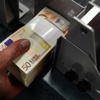 اليورو يهبط الي أدنى مستوى في 32 شهرا أمام العملة الامريكية اليورو يهبط الي أدنى مستوى في 32 شهرا أمام العملة الامريكية