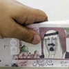 شركات صرافة: بدء الإقبال على شراء الريال السعودى لأداء عمرة رمضان