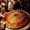 الأردن يحطم الرقم القياسي لأكبر قرص فلافل بوزن 74 كغم الأردن يحطم الرقم القياسي لأكبر قرص فلافل بوزن 74 كغم