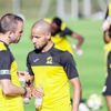 الأحمدي يواجه ريدينغ اليوم في لندن