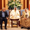 امير الكويت يستقبل اسماعيل هنية ويعد بالمساهمة في اعمار غزة امير الكويت يستقبل اسماعيل هنية ويعد بالمساهمة في اعمار غزة