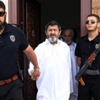 محكمة تقضي ببراءة اثنين من مسؤولي القذافي لكنهما سيبقيان بالسجن