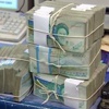 تجار دبي يواصلون التعامل بالريال الإيراني