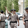 القبض على 3 أشقاء سعوديين يشتبه في صلتهم بتفجير مسجد الكويت