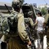 الاحتلال الإسرائيلي يعتقل 19 فلسطينيا