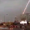 بالفيديو .. البرق يصعق أحد المنازل بالسعودية