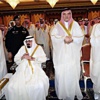 المسلمون يؤدون صلاة العيد