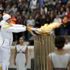 اليونان تشهد إيقاد شعلة أولمبياد بكين الشتوي