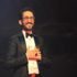 أحمد حلمي يلتقط سيلفي على السجادة الحمراء بدون منى زكي في "القاهرة السينمائي"