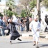 بالصور.. سلفيون يحاولون اقتحام منزل القائم بالأعمال الإيرانى