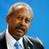 رئيس وزراء السودان يبحث مع مدعي المحكمة الجنائية الدولية تسليم متهمي جرائم الإبادة