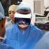 شاهد نظارات الواقع الافتراضي في عملية جراحية حقيقية (فيديو)