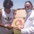 شيف المشاهير بالغردقة يهدي محمد النني بيتزا تحمل صورته (صور)
