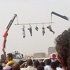 صلب 5 يمنيين حتى آخر النهار