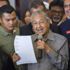 مهاتير يؤدي اليمين الدستورية رئيساً لوزراء ماليزيا