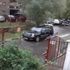 “فيديو” شاهد رجلا يصدم 4 سيارات في غضون 20 ثانية لأنه لم يفرّق بين دواستي الوقود والفرامل