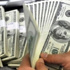الدولار يقفز إلى أعلى مستوى في شهرين أمام الين