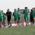 المنتخب الوطني يتدرب على العشب الاصطناعي استعدادا لموريتانيا
