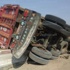 إصابة 15 عاملًا إثر انقلاب سيارة «نصف نقل» بالمنوفية