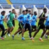 جماهير الاتحاد تقطع الطريق أمام أتوبيس اللاعبين.. ورئيس النادي ينهي الأزمة جماهير الاتحاد تقطع الطريق أمام أتوبيس اللاعبين.. ورئيس النادي ينهي الأزمة