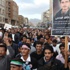 وقفة حاشدة لشباب الثورة أمام منزل هادي