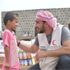 القوات المسلحة الإماراتية تؤمن توصيل المساعدات الإنسانية إلى أهالي واحجة