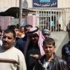 موظفون يؤمنون على وظائفهم وحياتهم