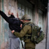 الاحتلال يعتقل 8 فلسطينيين في الضفة الغربية والقدس