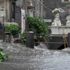 عاصفة إعصارية تحول الشوارع إلى أنهار والميادين إلى بحيرات في إيطاليا