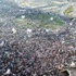 «الميدان» في مواجهة «الإخوان»: الشعب يريد إسقاط النظام وفي محيط قصر «الاتحادية»: الشعب يريد تأييد الرئيس